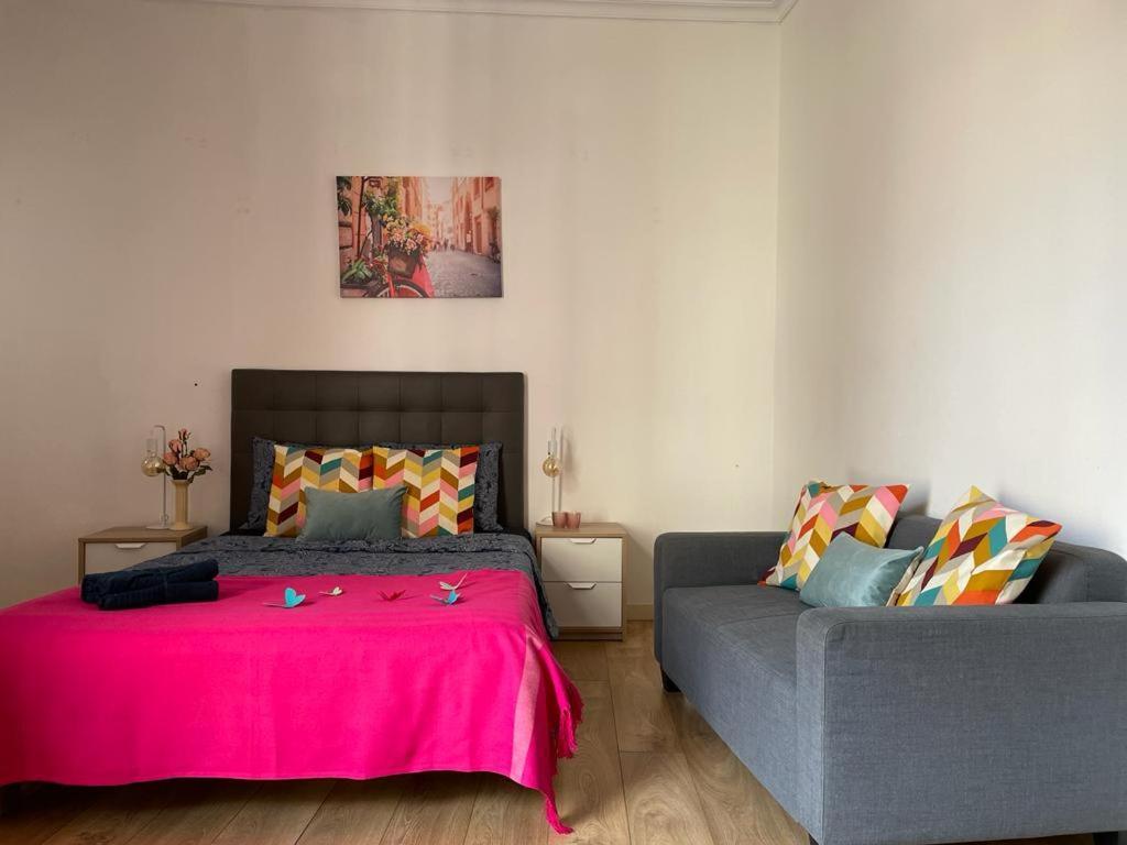 By La Rambla Rooms Barcelona Exterior photo